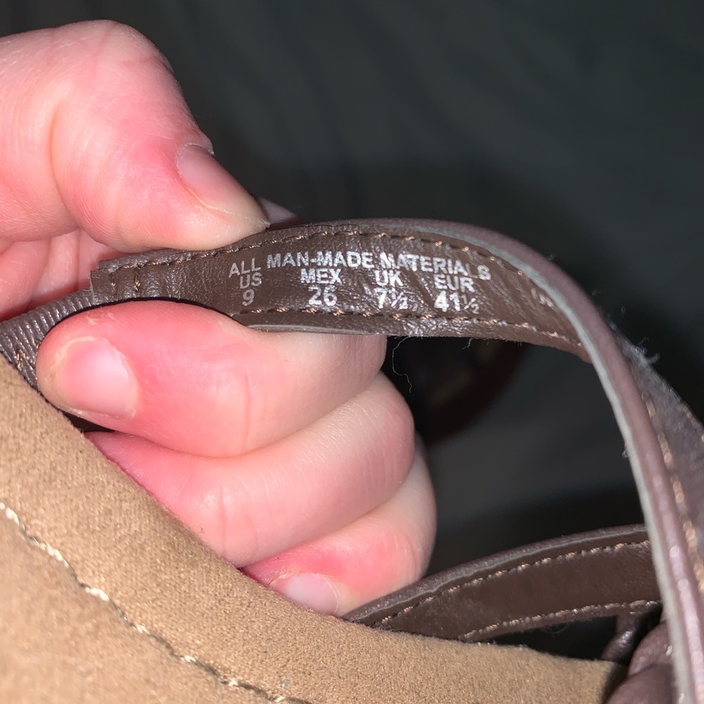 Heels - Picture 2 of 3